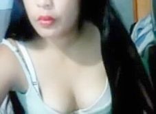 A hot pinay on cam.