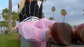 California Beach Feet – Claudia’s Hi-Def Swedish Sole Tickle
