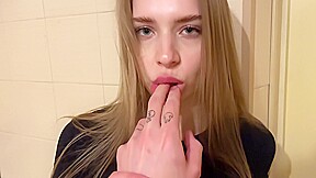 Californiababe – Quick Fuck In The Gym. Risky Public Se