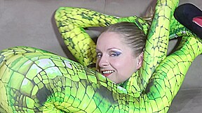 Masked Contortion In The Suitcase – Watch4Fetish