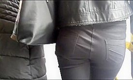 Turkish girl ass on the bus