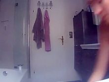 Daughter spied while shaving pussy