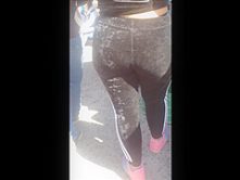 Delicious Pawg in velvet leggins