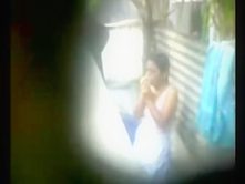 Desi girl topless bathing hot hidden video
