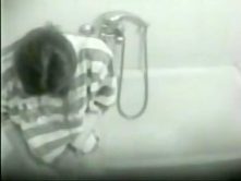 Hidden cam in bathroom – girlfriend fingering