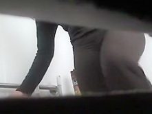 Hot US girl peeing 1