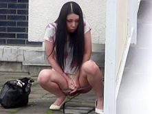 Japanese cuties urinate
