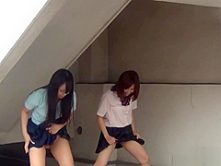 Japanese teenage skanks peeing