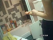 Nice break from cleaning with a dildo