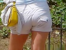Pretty Girls in Sexy Shorts