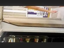 Putita en minivestido ajustado Nalgas y piernas de primera