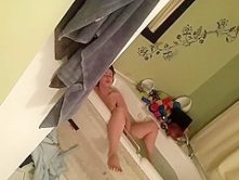 Sister caught rubbing pussy in a bath