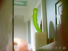Spy bathing on curvy cousin leyla