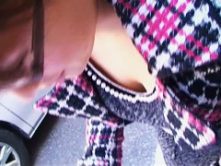 Candid cam downblouse video of a Japanese girl
