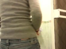 Puta en la ducha 2