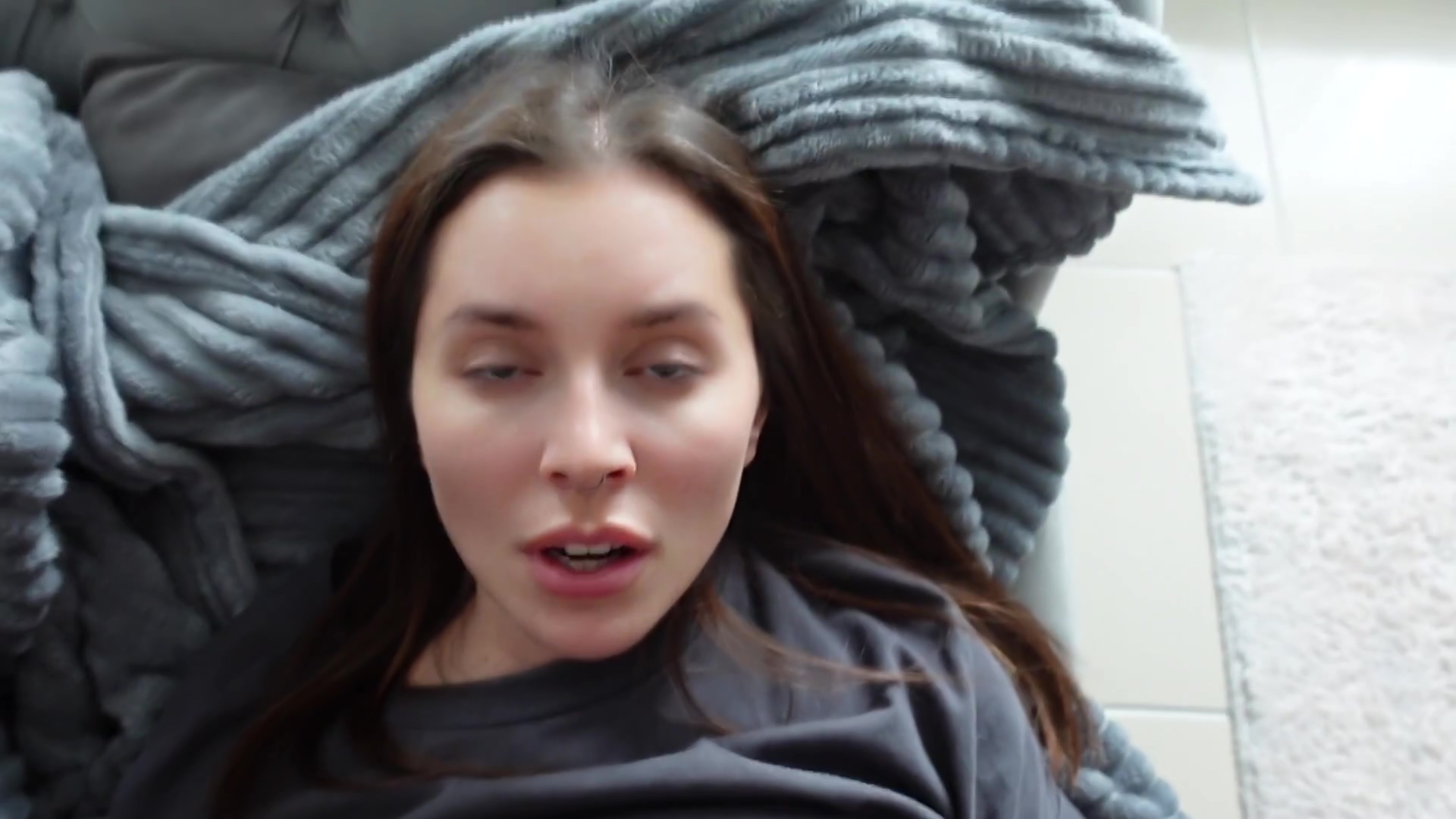 Three Orgasms In A Row For A Juicy Whore In Pantyhose!